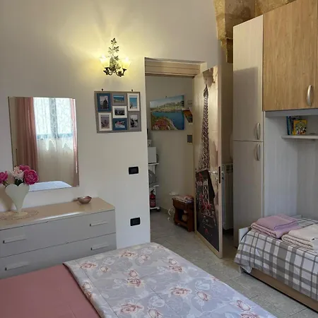 Casa Terrazzata In Centro Ferienhaus